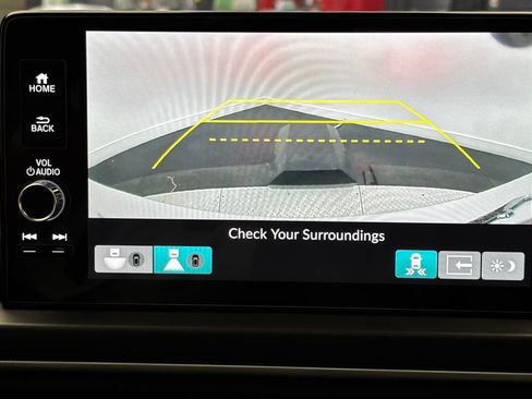 Used 2025 Honda Pilot Black Edition image 54