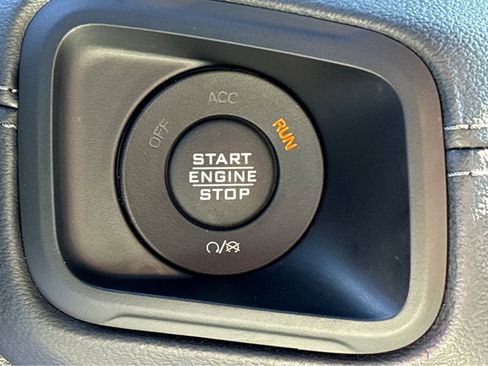 Used 2024 Jeep Wrangler Unlimited Rubicon image 7