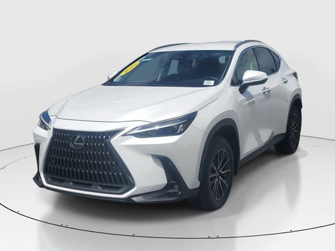 Used 2025 Lexus NX 250 FWD w/ Accessory Package (K3) image 3
