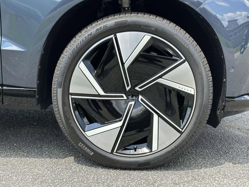 New 2025 Volvo EX90 Plus image 23