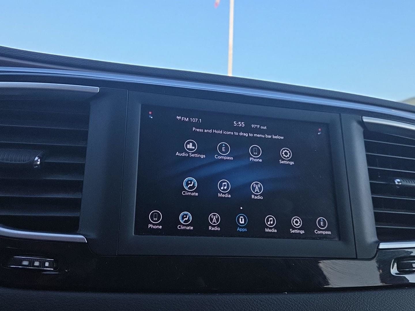 Used 2021 Chrysler Voyager L FWD image 29