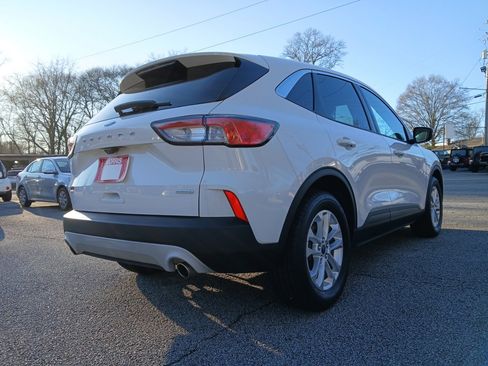 Used 2020 Ford Escape SE image 6