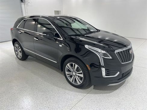 Used 2025 Cadillac XT5 Premium Luxury image 7