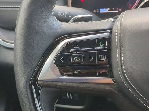 Certified 2025 Jeep Grand Cherokee Overland w/ Adv Protech Group III AWD/4WD image 32