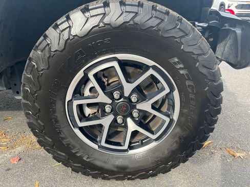 Used 2025 Jeep Wrangler Unlimited Rubicon image 25