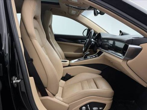 Used 2017 Porsche Panamera RWD image 21