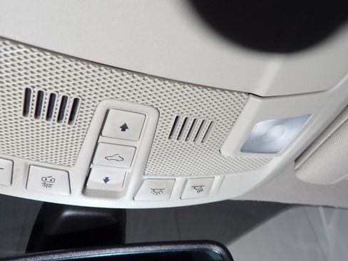 Used 2020 Ford Fusion SE FWD image 21