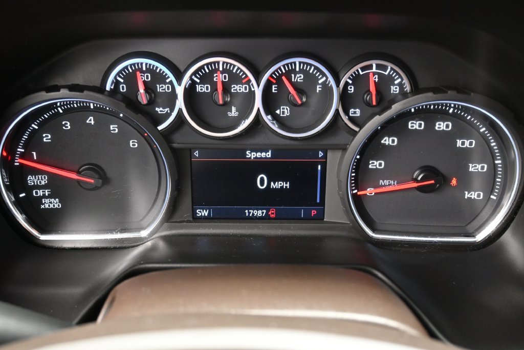 Used 2021 Chevrolet Suburban LT RWD image 16