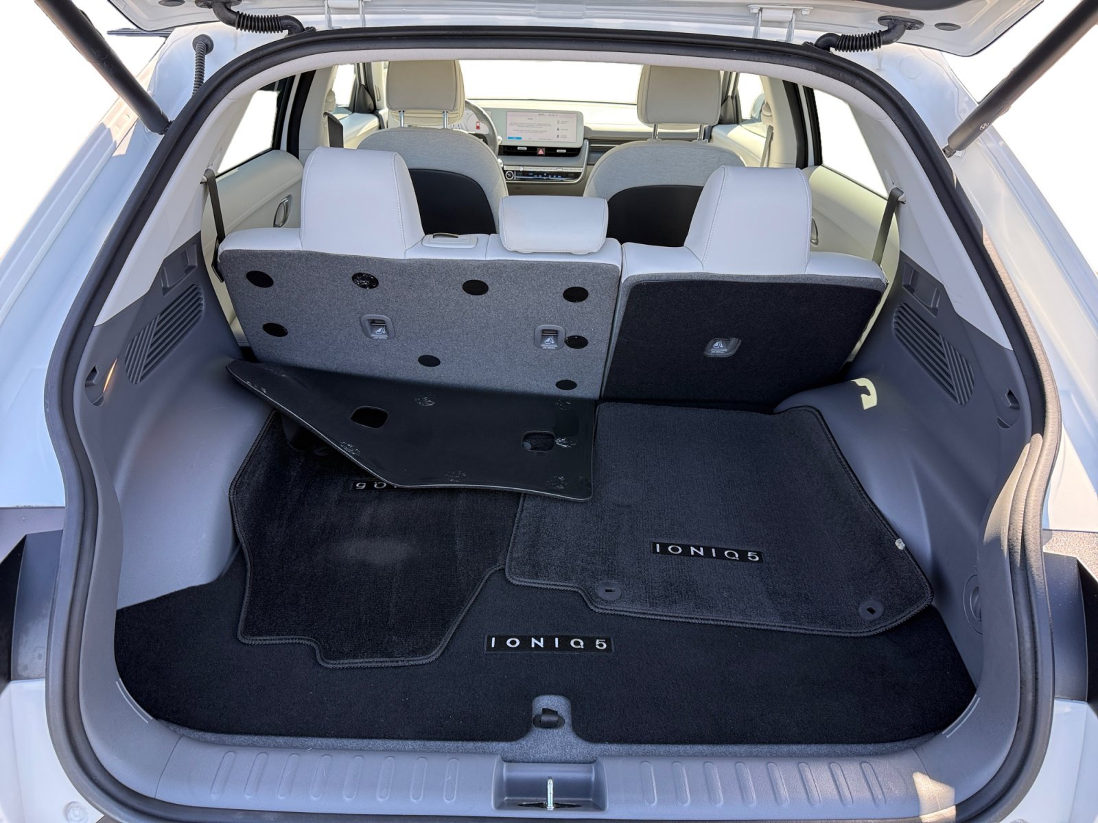 Used 2023 Hyundai Ioniq 5 SEL w/ Cargo Package AWD/4WD image 17