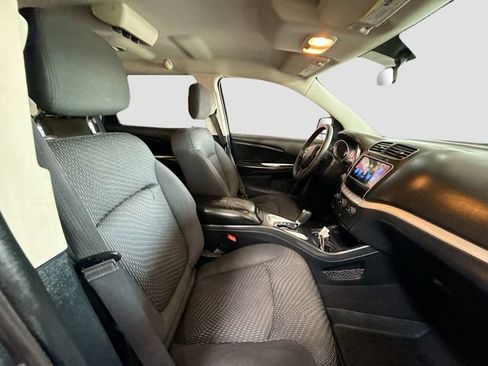 Used 2016 Dodge Journey SXT w/ Comfort/Convenience Group FWD image 26
