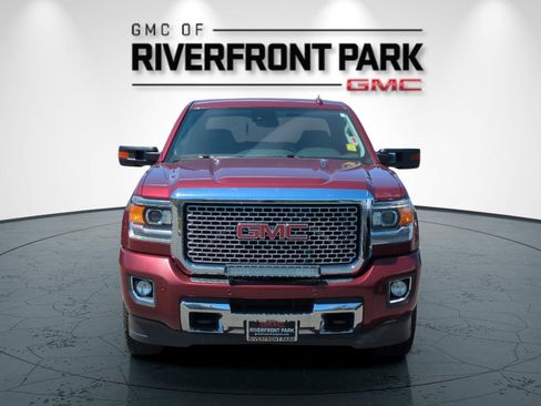 Used 2015 GMC Sierra 2500 Denali w/ Duramax Plus Package AWD/4WD image 8