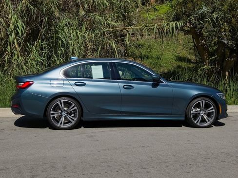 Used 2021 BMW 330i Sedan w/ Convenience Package image 4