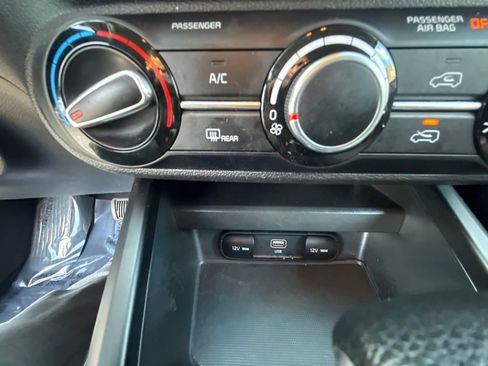 Used 2023 Kia Soul LX FWD image 23