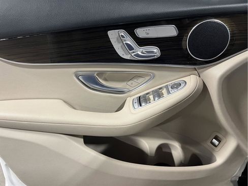 Used 2021 Mercedes-Benz GLC 300 image 8