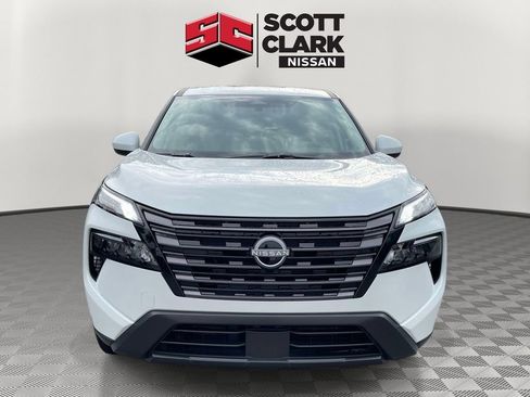 Used 2026 Nissan Rogue SV FWD image 2