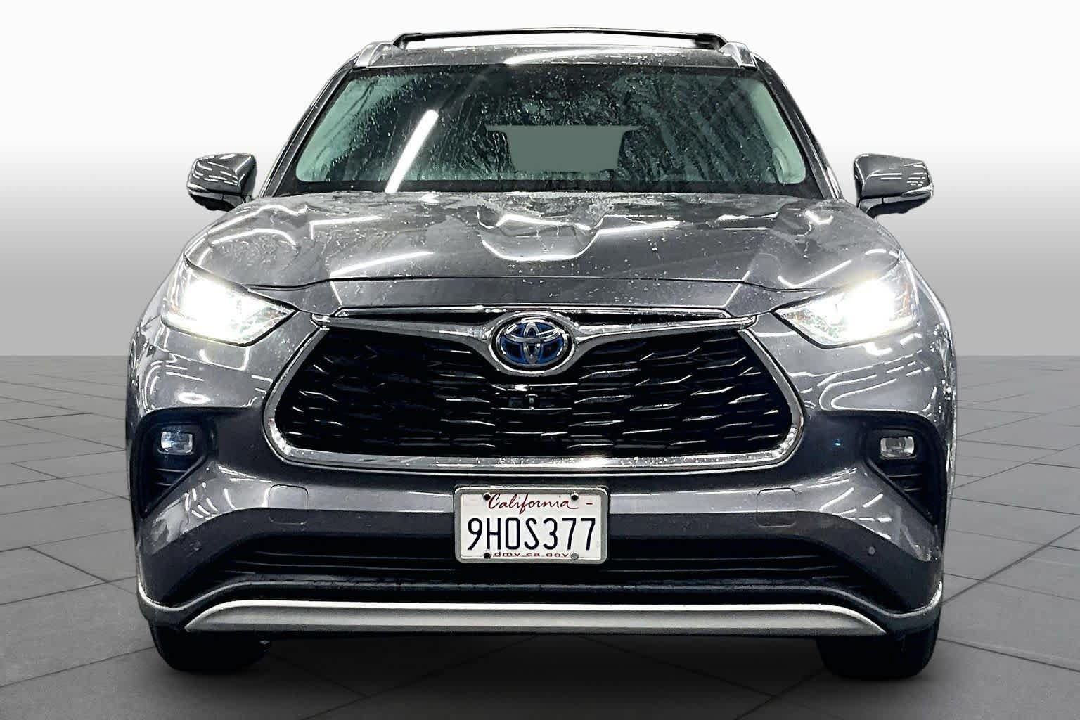 Used 2023 Toyota Highlander Platinum AWD/4WD image 3