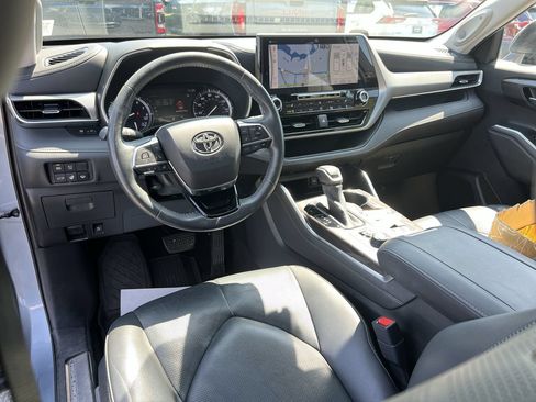 Used 2020 Toyota Highlander Platinum AWD/4WD image 30