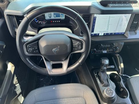 Certified 2022 Ford Bronco Outer Banks w/ Sasquatch Package AWD/4WD image 13