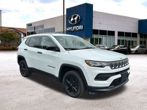 Used 2022 Jeep Compass Sport image 7