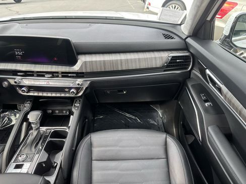 Used 2024 Kia Telluride SX Prestige w/ Towing Package image 20