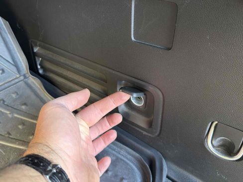 Used 2018 Chevrolet Traverse LT w/ LPO, Black Accent Package image 76