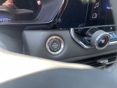 Used 2023 Chevrolet Colorado LT w/ LT Convenience Package II image 20