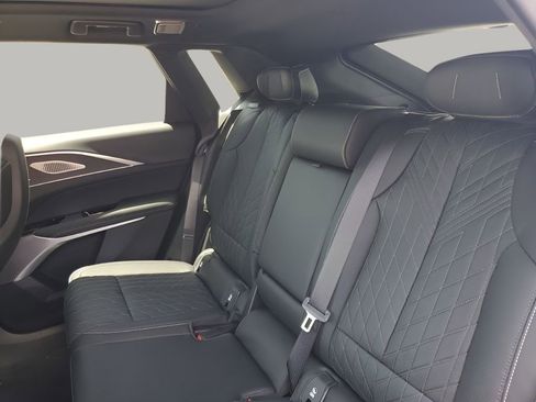 New 2026 Cadillac Lyriq V image 18