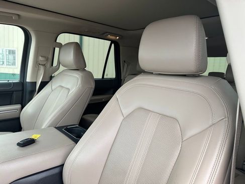 Used 2024 Ford Expedition Max Limited image 13