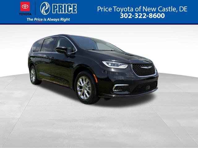 Used 2023 Chrysler Pacifica Touring-L AWD/4WD image 1