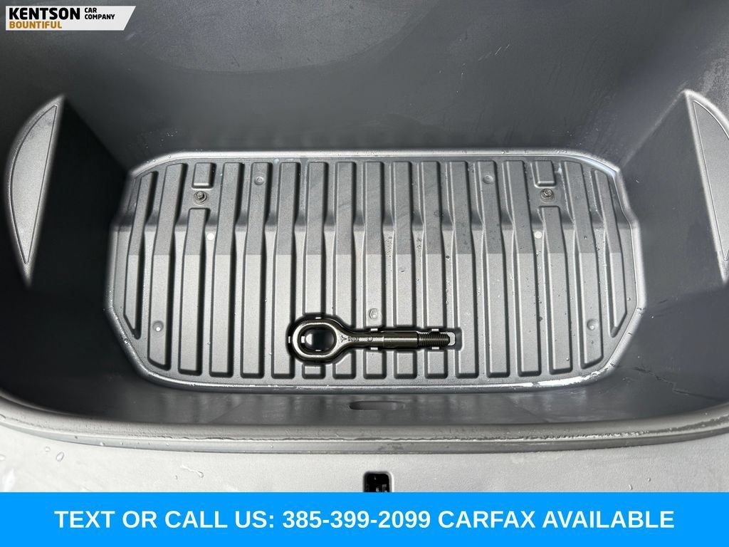 Used 2023 Tesla Model Y Long Range AWD/4WD image 32