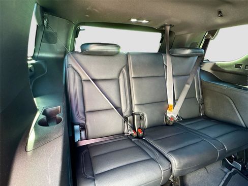 Used 2023 GMC Yukon SLE image 27