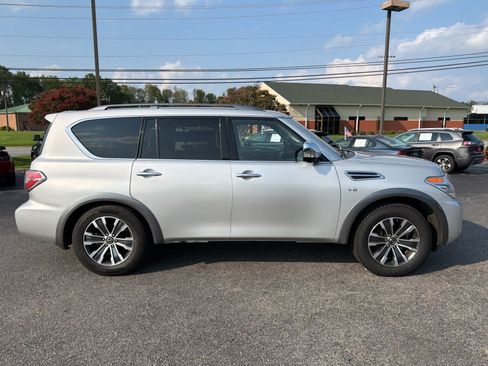 Used 2020 Nissan Armada SL w/ Premium Package AWD/4WD image 2