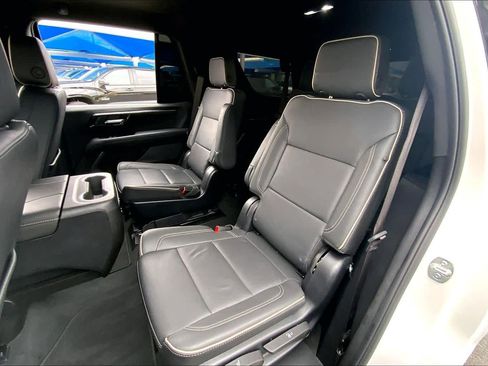 Used 2025 Chevrolet Tahoe Premier image 21