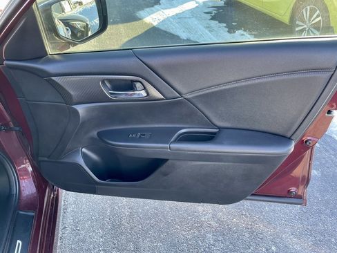 Used 2016 Honda Accord Sport image 12