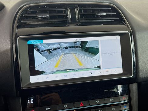 Used 2020 Jaguar F-PACE Premium image 19