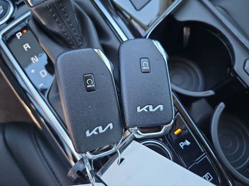 Used 2023 Kia Sportage EX image 33