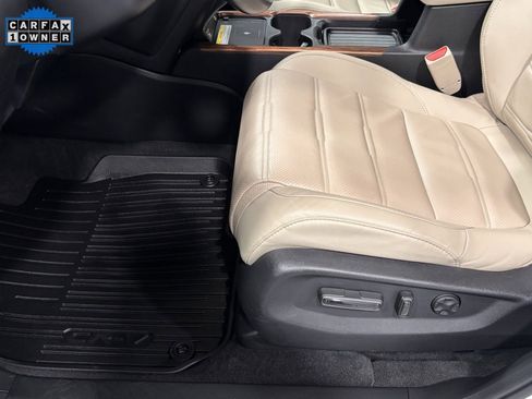 Used 2022 Honda CR-V Touring image 11