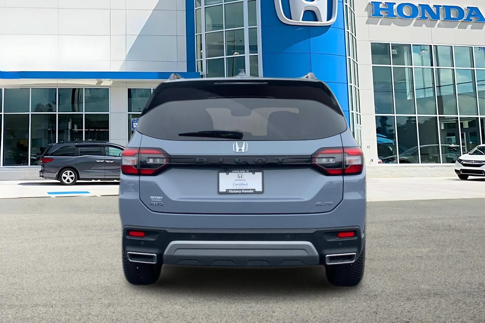 Used 2025 Honda Pilot Elite image 4