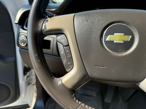 Used 2011 Chevrolet Suburban LT image 19