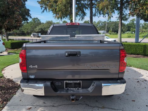 Used 2021 Toyota Tundra SR5 AWD/4WD image 9