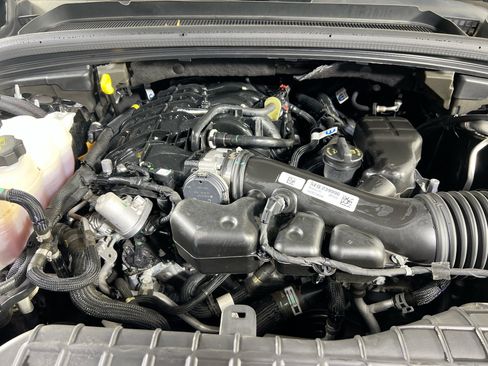 Used 2023 Jeep Grand Cherokee Limited AWD/4WD image 29