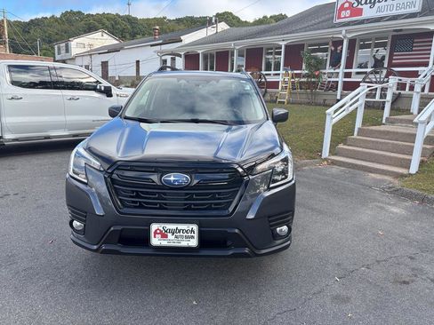 Used 2022 Subaru Forester Premium image 3