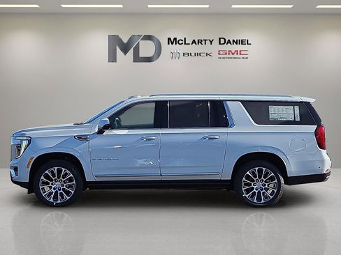 New 2026 GMC Yukon XL Denali w/ Sun & Power Step Package image 3