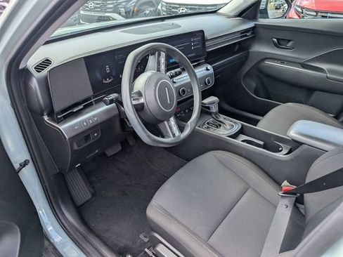 Certified 2025 Hyundai Kona SE AWD/4WD image 12