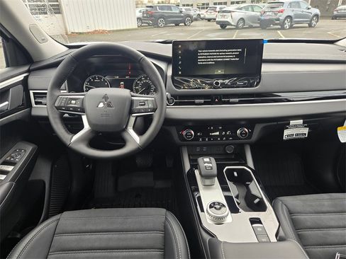 New 2026 Mitsubishi Outlander Trail Edition image 11