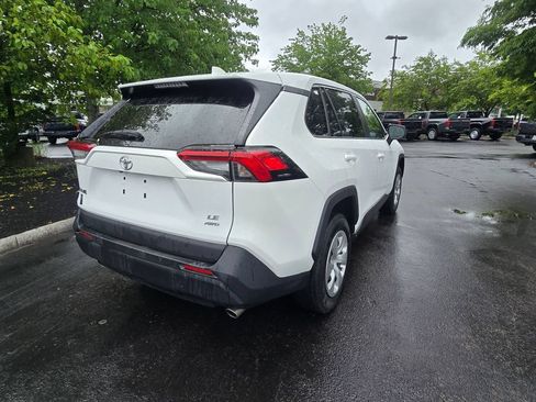 Used 2023 Toyota RAV4 LE AWD/4WD image 7