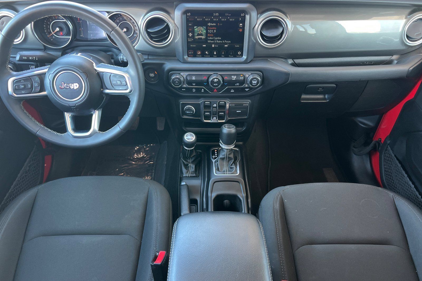 Used 2023 Jeep Wrangler Unlimited Sahara AWD/4WD image 14