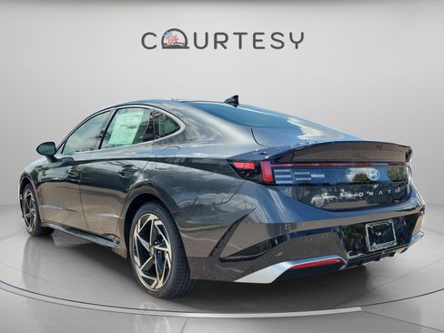 New 2025 Hyundai Sonata SEL image 2