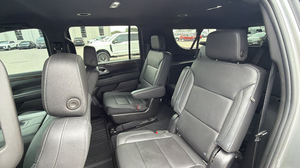Used 2022 Chevrolet Suburban Z71 w/ Z71 Off-Road Package AWD/4WD image 25