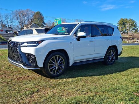 Used 2024 Lexus LX 600 F Sport image 3